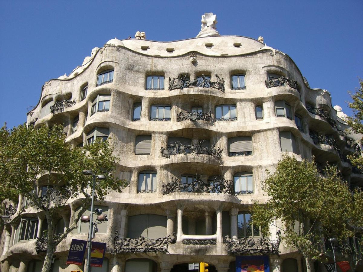 Girona - Modernist Apartments Next To Paseo De Gracia Barcelona Bagian luar foto